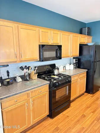 $325,000 | 406 Kelly Circle, Guilderland, NY 12009