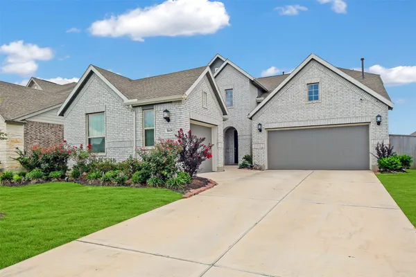 $450,000 | 5608 Forest Cove Drive, Rosenberg, TX 77469