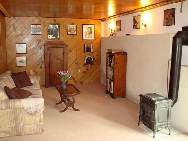 3331 Post Road South Kingstown, RI 02879 - Photo 8 of 14 Den/Family/Great Room.