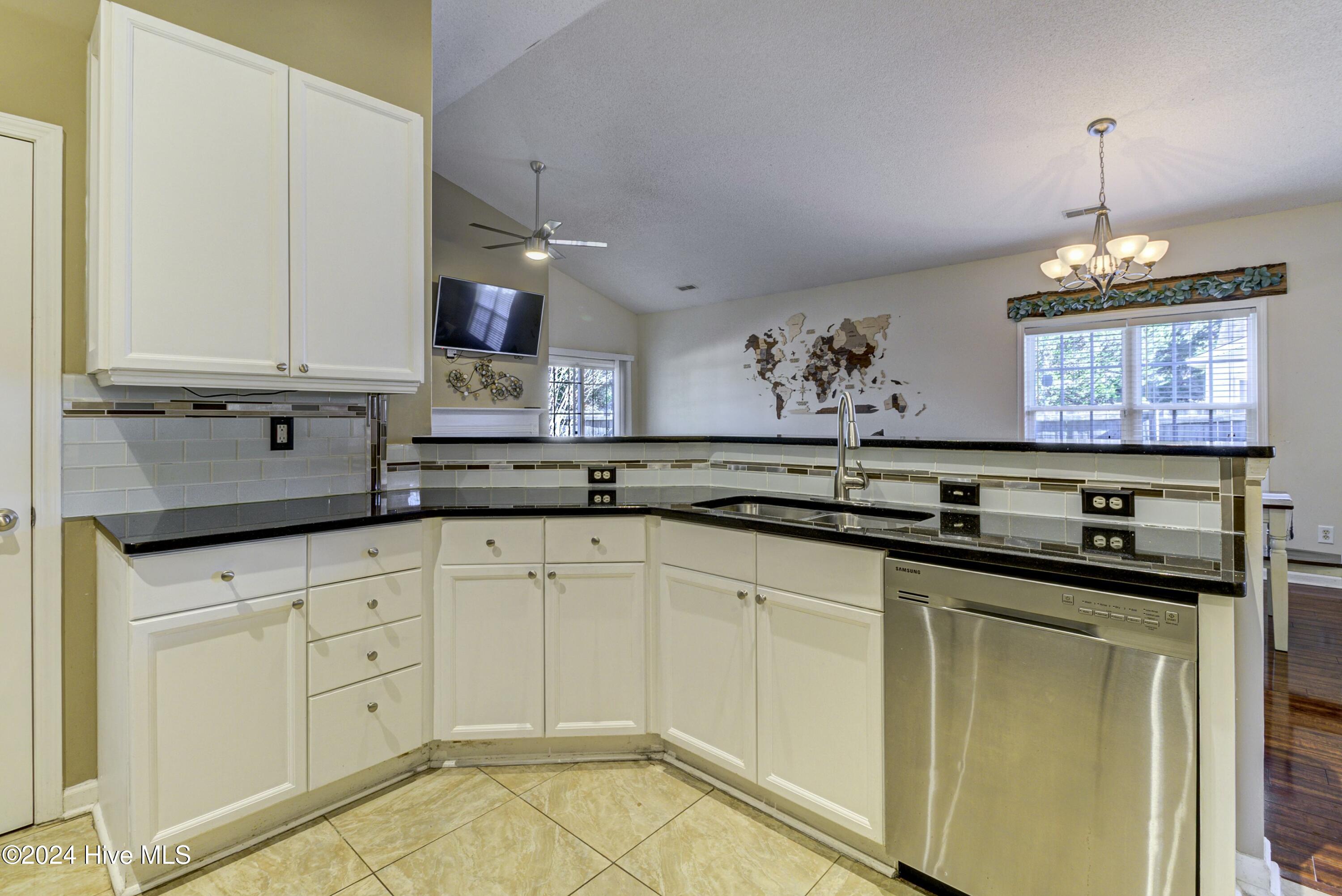 8589 Orchard Loop Road Leland, NC 28451 - Photo 10 of 26 Kitchen
