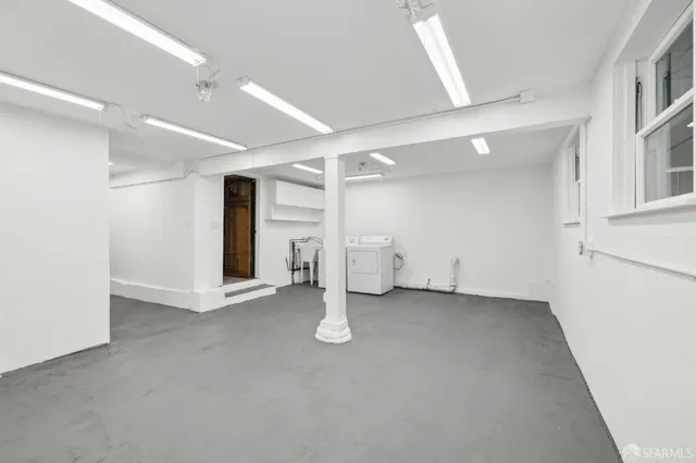 an empty room with a empty space