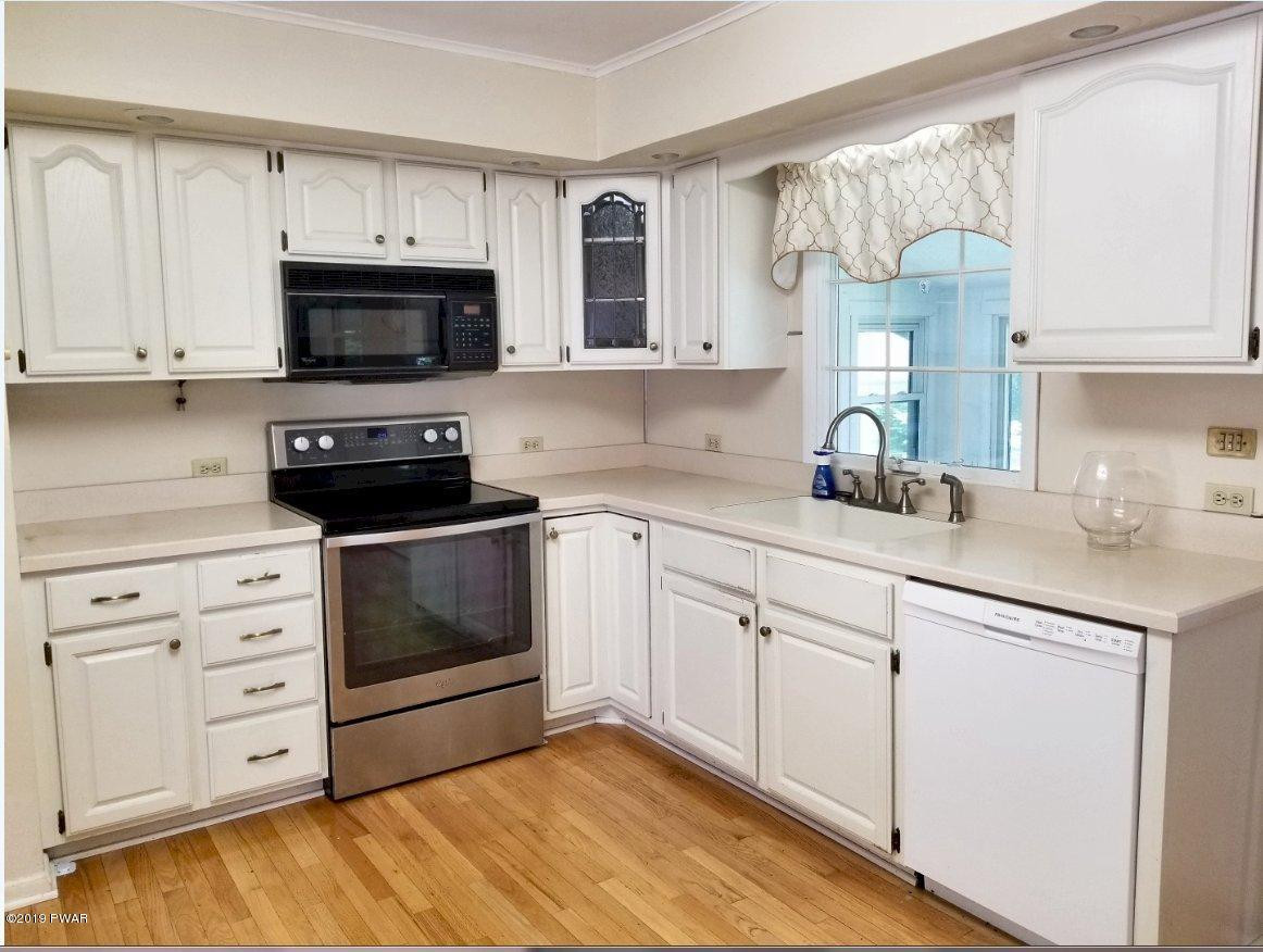 45 Peifer Road Lake Ariel, PA 18436 - Photo 5 of 28 3kitchen