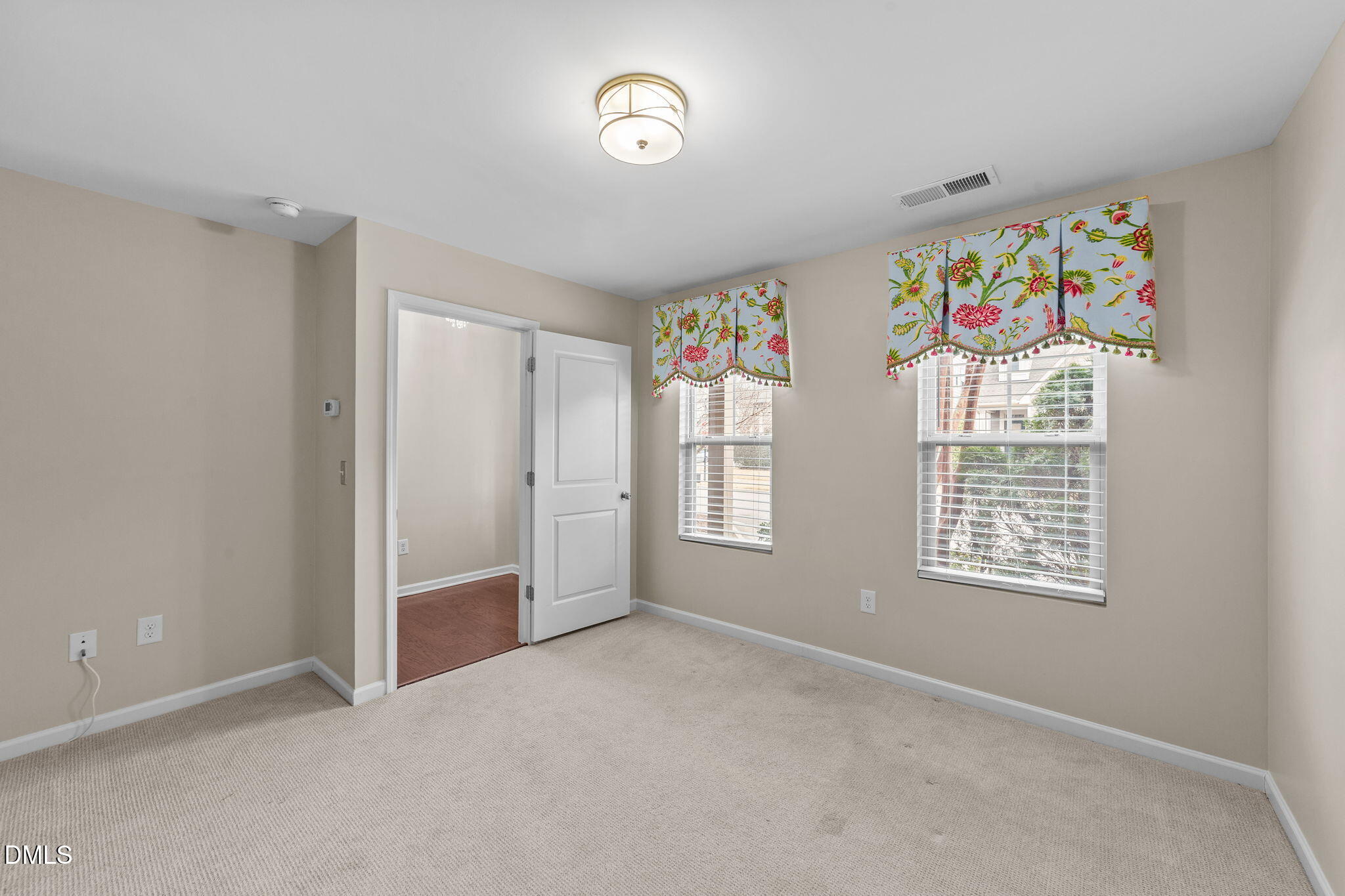 1565 Rodessa Run Raleigh, NC 27607 - Photo 3 of 44 23-web-or-mls-VB4A6426