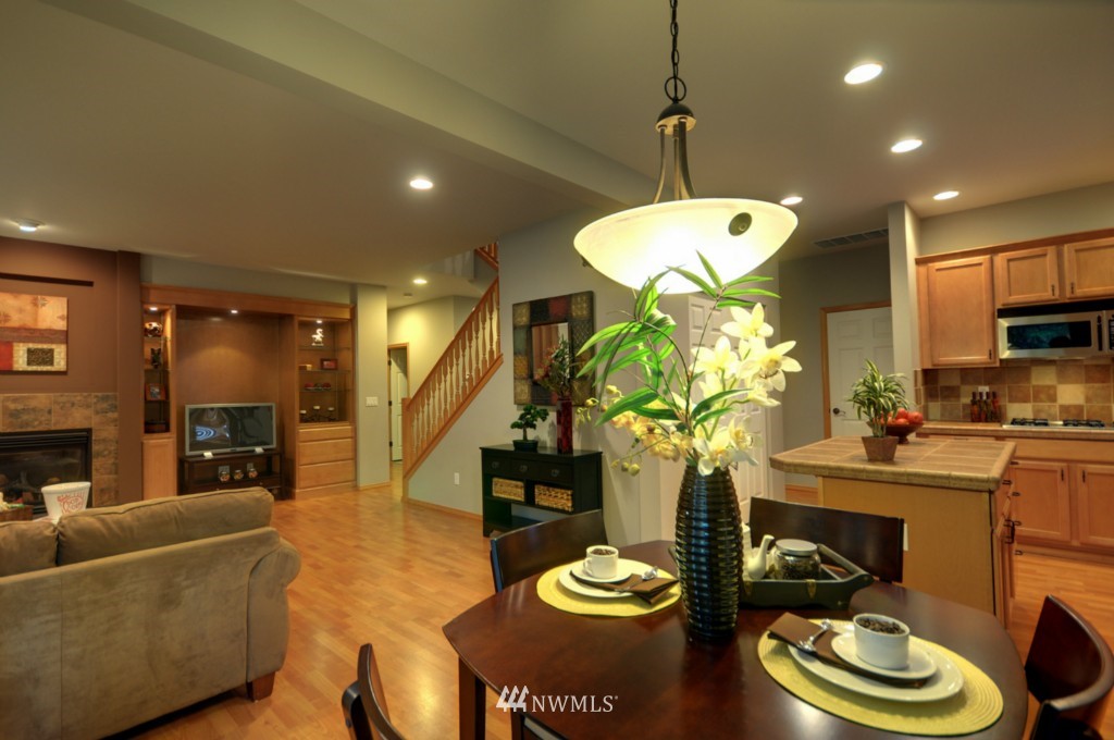 8523 Northeast 201st Place Bothell, WA 98011 - Photo 6 of 15 Gallery Image 6