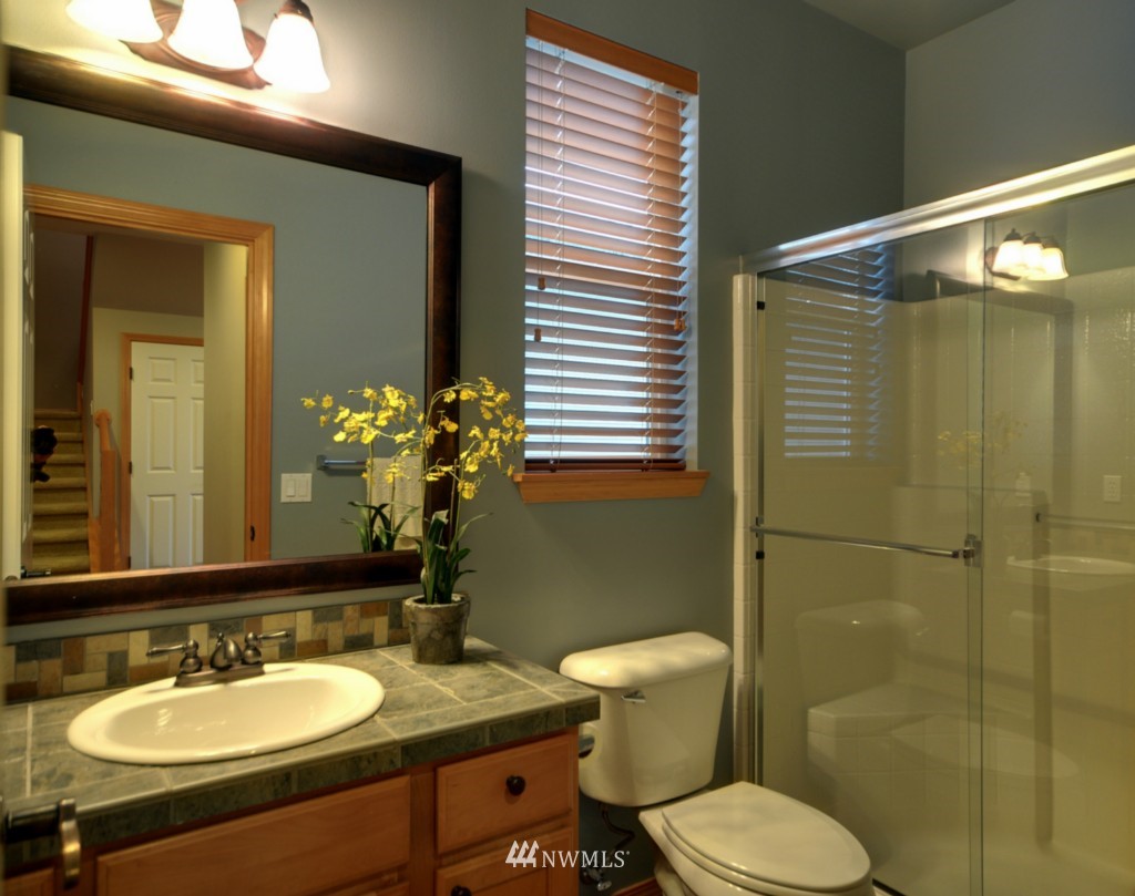8523 Northeast 201st Place Bothell, WA 98011 - Photo 7 of 15 Gallery Image 7