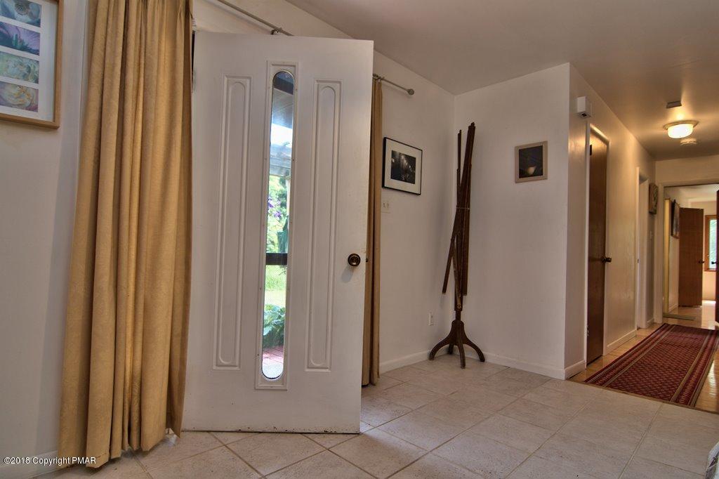 5208 Neola Road Stroudsburg, PA 18360 - Photo 8 of 56 Welcome...