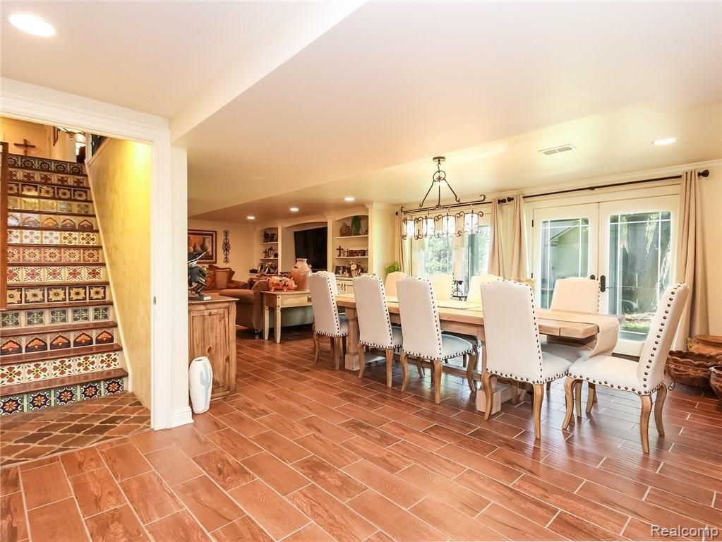 36837 Chesapeake Road Farmington Hills, MI 48335 - Photo 21 of 35