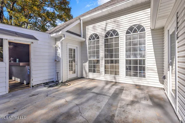 $323,500 | 9 Pecan Lane, Long Beach, MS 39560