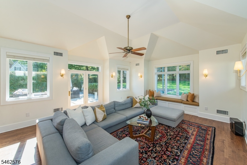 496 Ridgewood Avenue Glen Ridge, NJ 07028 - Photo 25 of 50 Gallery Image 25
