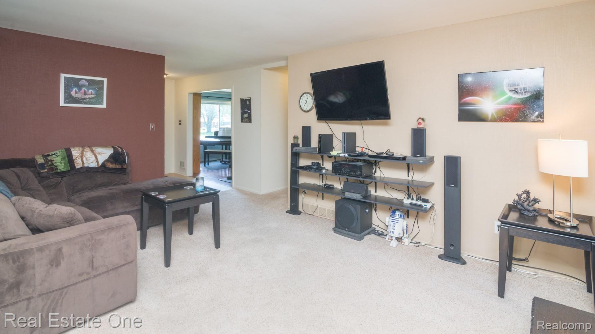 23917 Meadowbrook Road Novi, MI 48375 - Photo 8 of 32 017_15.jpg