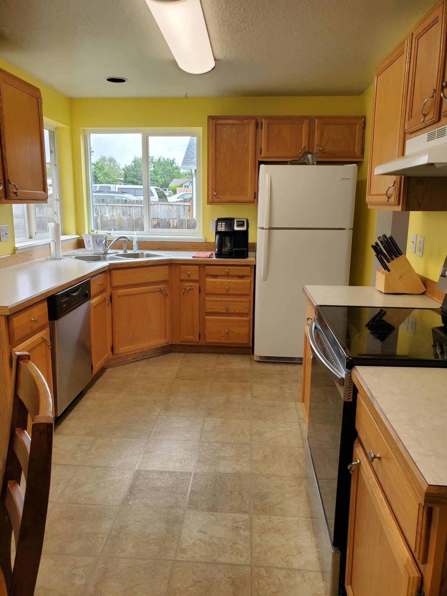 2133 Southwest 29th Street Redmond, OR 97756 - Photo 7 of 14 20220617_135338