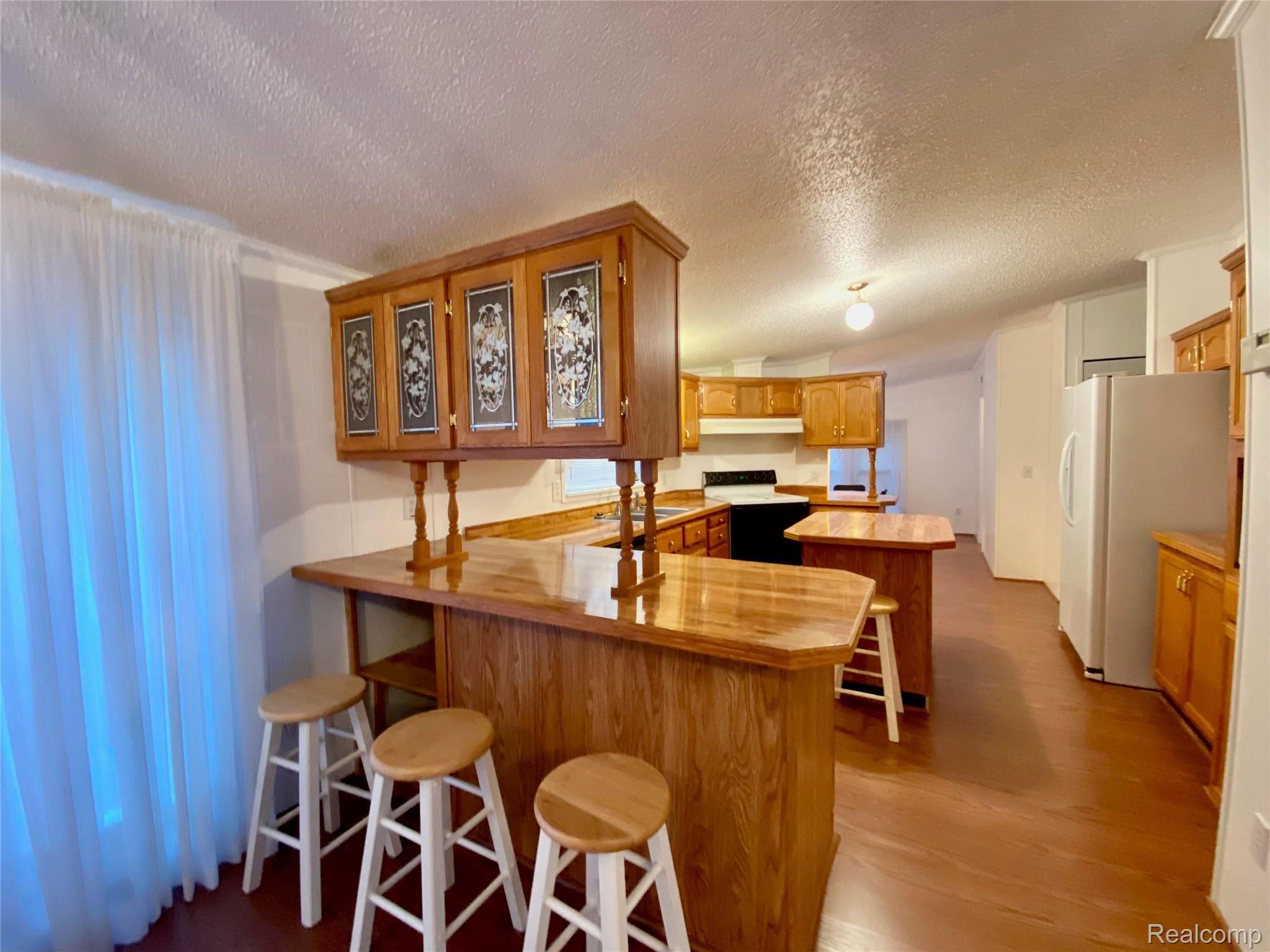 2914 East Hunters Creek Road Metamora, MI 48455 - Photo 16 of 33 Kitchen Nook Area