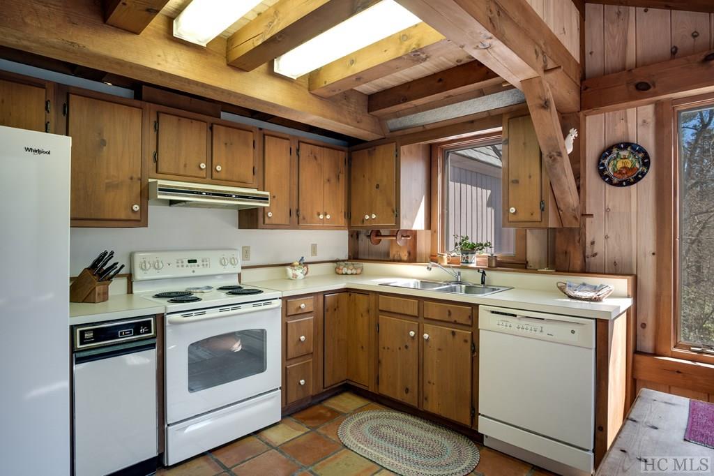 366 Simon Speed Road Highlands, NC 28741 - Photo 20 of 60 Gallery Image 20