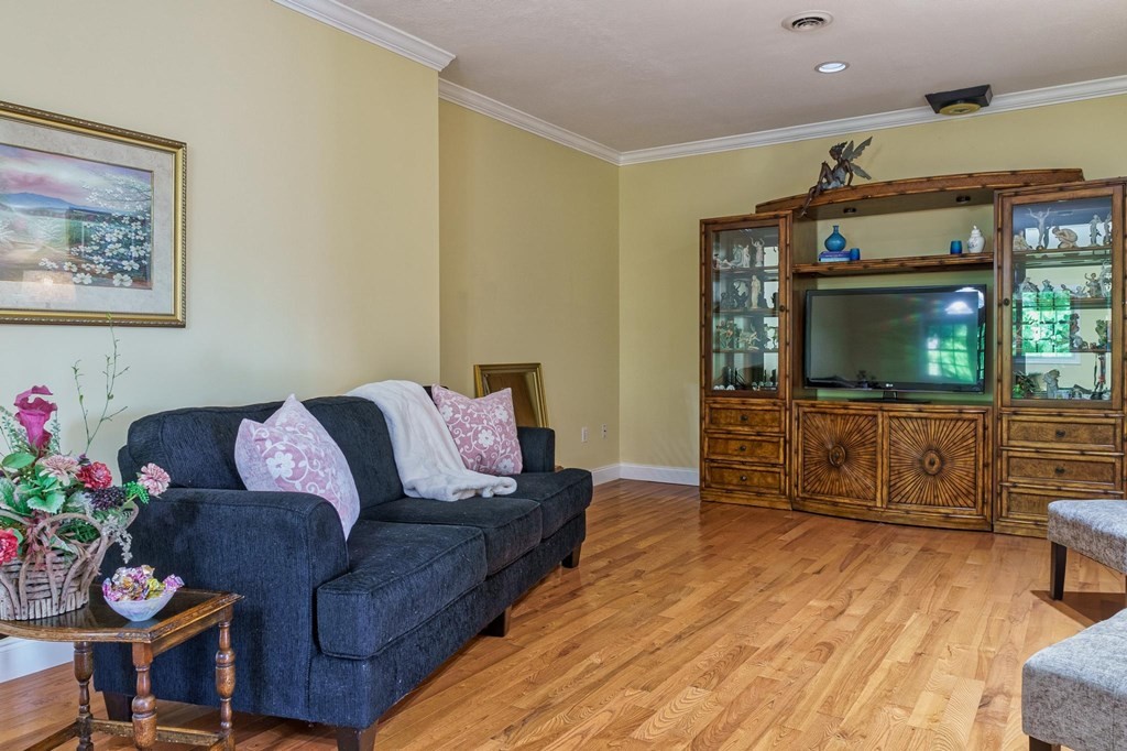 1065 Kodak Road Kodak, TN 37764 - Photo 5 of 73 Gallery Image 5