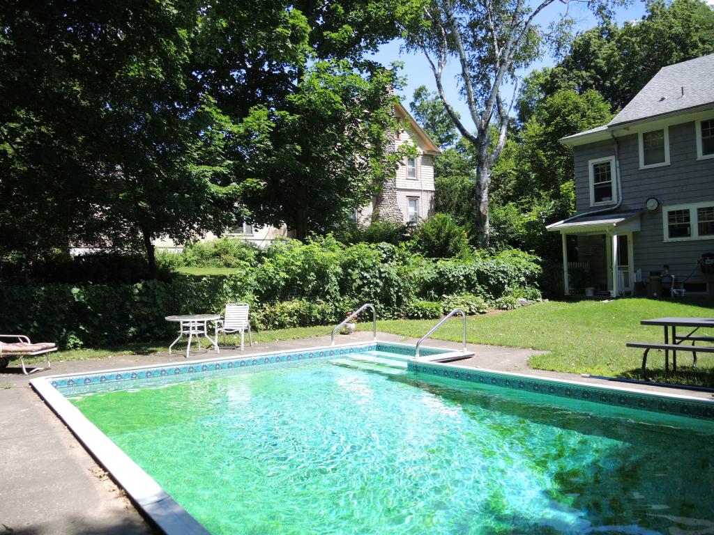 7 Temple Street Rutland, VT 05701 - Photo 2 of 17