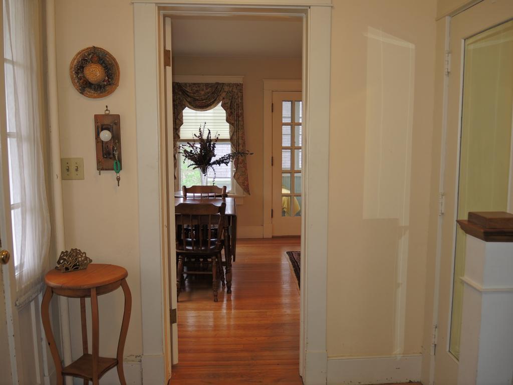 7 Temple Street Rutland, VT 05701 - Photo 3 of 17