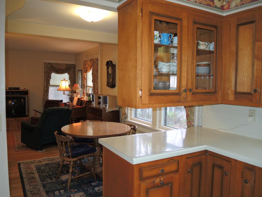 7 Temple Street Rutland, VT 05701 - Photo 8 of 17