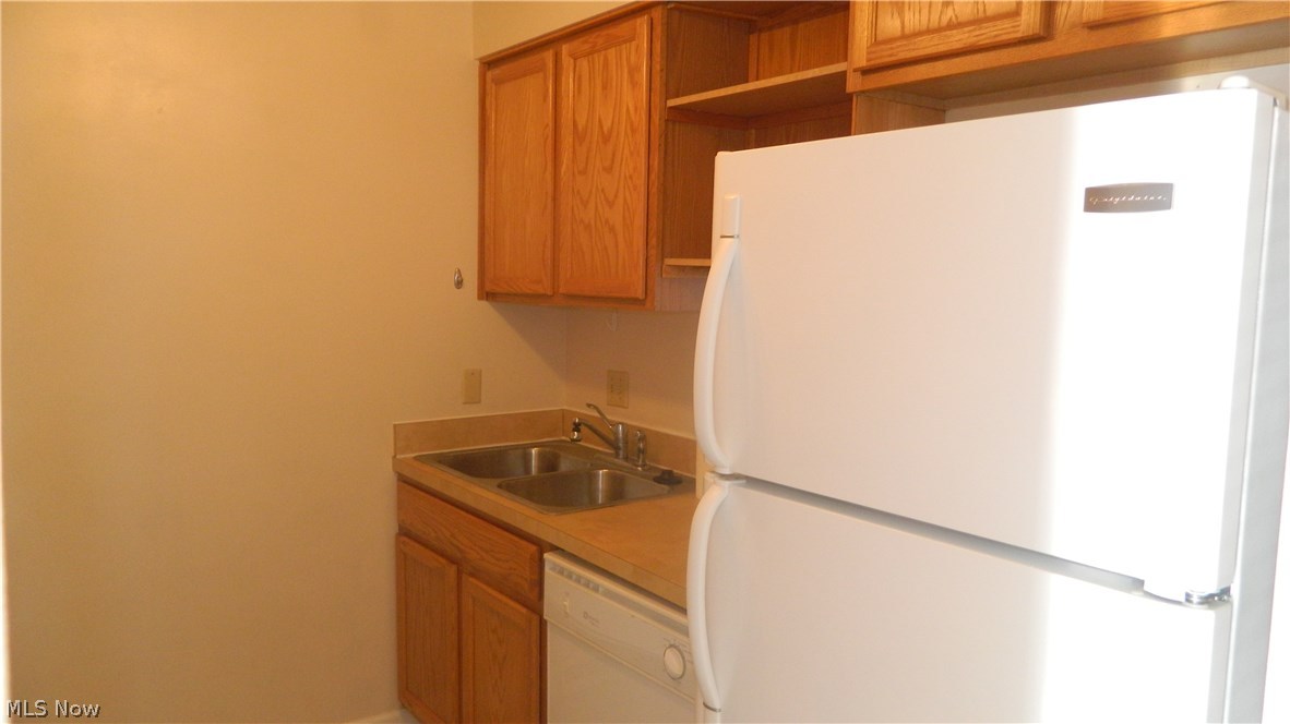 5221 Cline Road, Unit C Kent, OH 44240 - Photo 8 of 19 Gallery Image 8