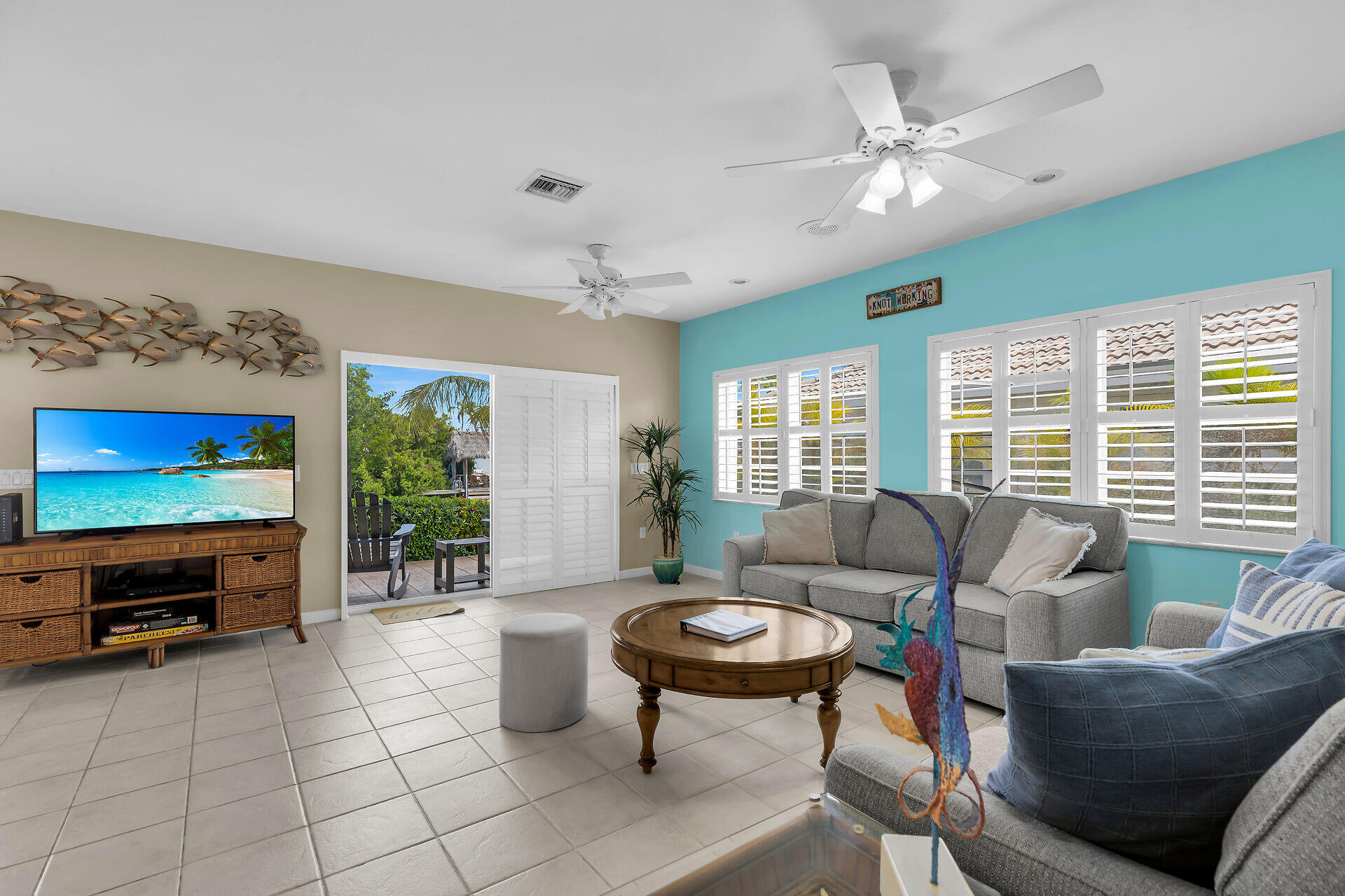 180 9th Street Key Colony Beach, FL 33051 - Photo 11 of 50 Living Area