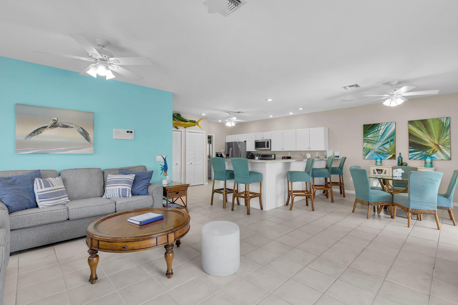 180 9th Street Key Colony Beach, FL 33051 - Photo 12 of 50 Living Area