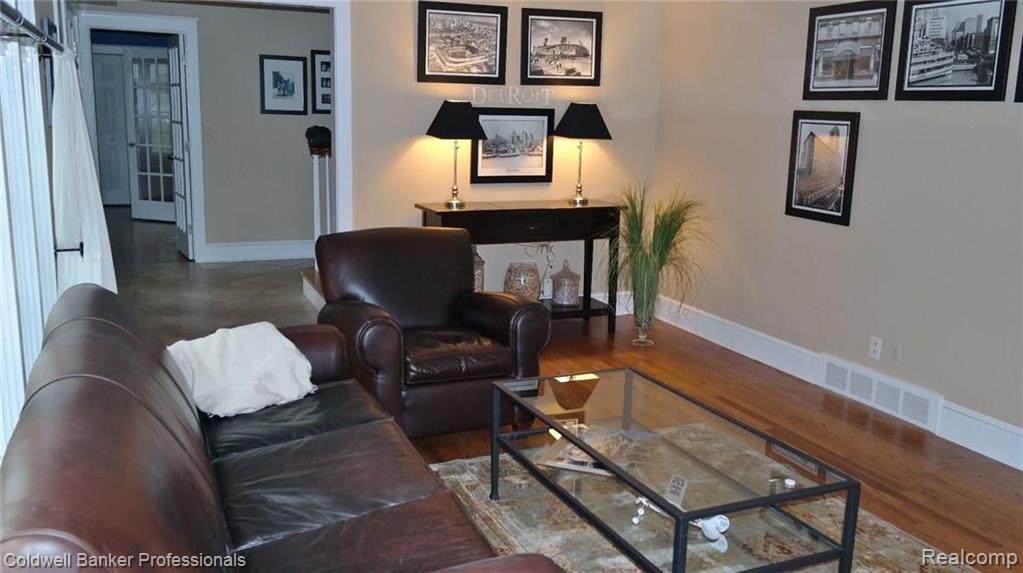 2789 Bridle Road Bloomfield Hills, MI 48304 - Photo 16 of 46