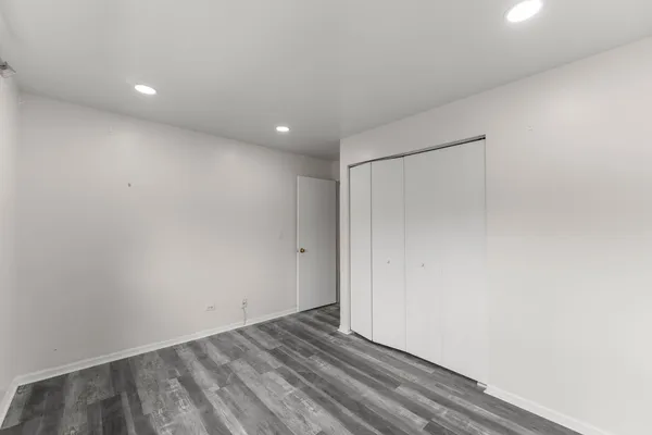 $185,000 | 651 North Virginia Road, Unit 328, Crystal Lake, IL 60014