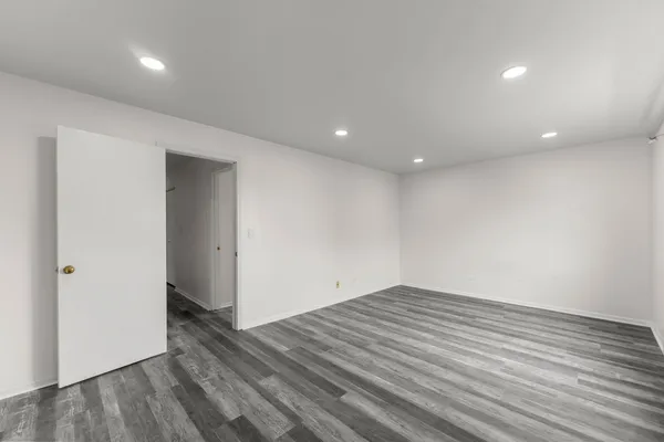 $185,000 | 651 North Virginia Road, Unit 328, Crystal Lake, IL 60014