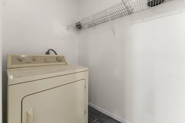 $185,000 | 651 North Virginia Road, Unit 328, Crystal Lake, IL 60014