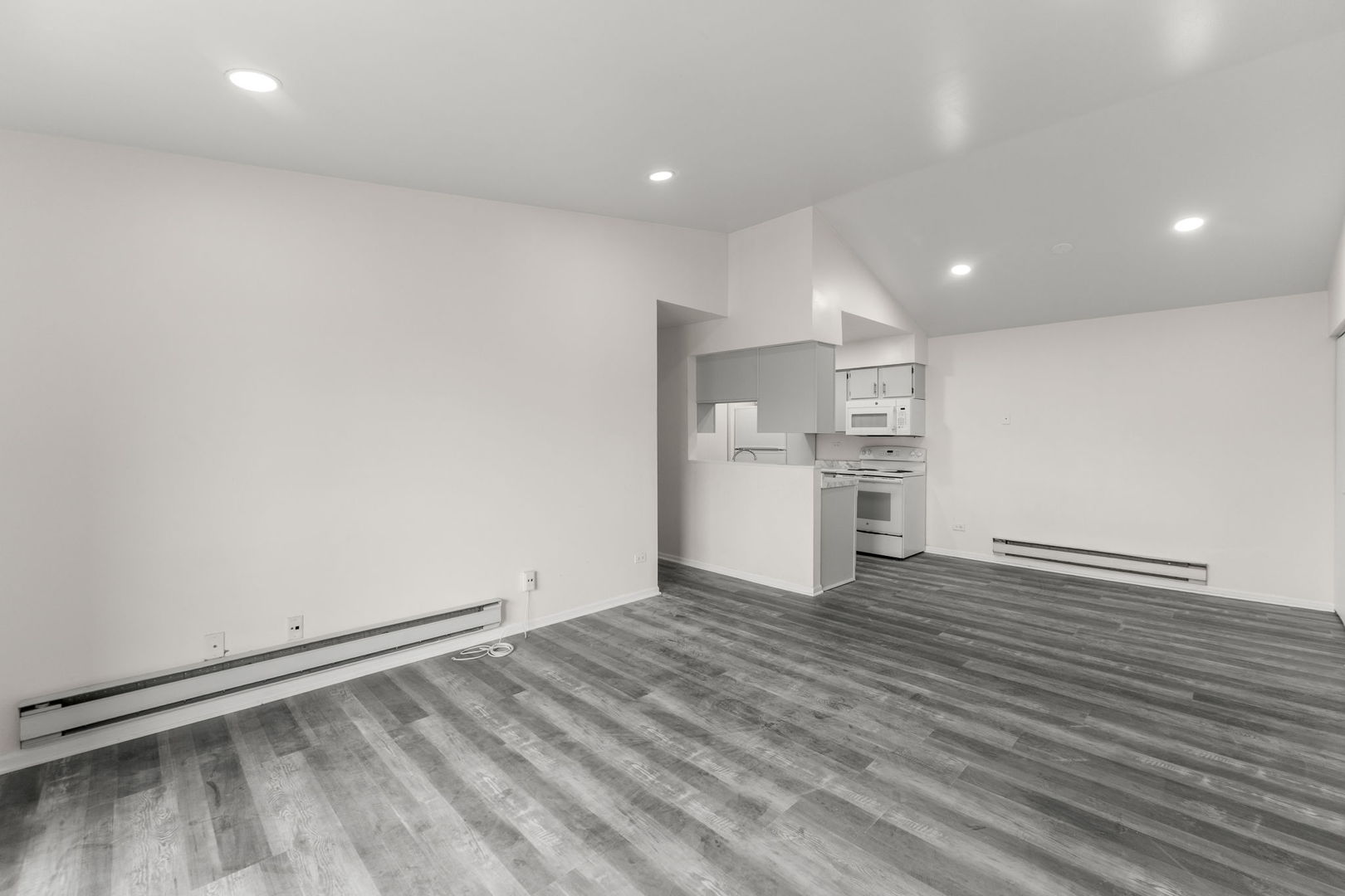 651 North Virginia Road, Unit 328 Crystal Lake, IL 60014 - Photo 7 of 22