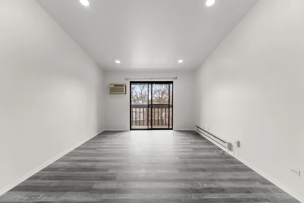 $185,000 | 651 North Virginia Road, Unit 328, Crystal Lake, IL 60014