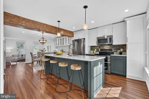 $639,900 | 5707 Lawsons Hill Court, Alexandria, VA 22310