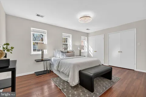 $639,900 | 5707 Lawsons Hill Court, Alexandria, VA 22310