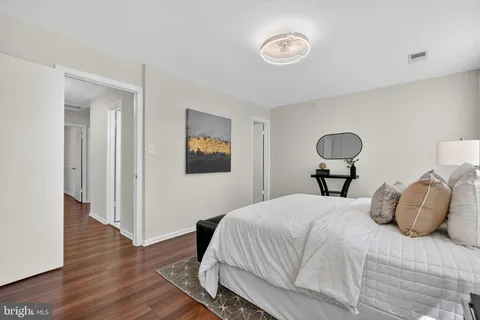 $639,900 | 5707 Lawsons Hill Court, Alexandria, VA 22310