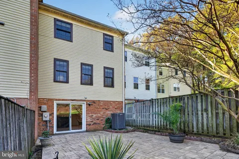 $639,900 | 5707 Lawsons Hill Court, Alexandria, VA 22310