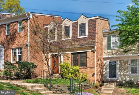 $639,900 | 5707 Lawsons Hill Court, Alexandria, VA 22310