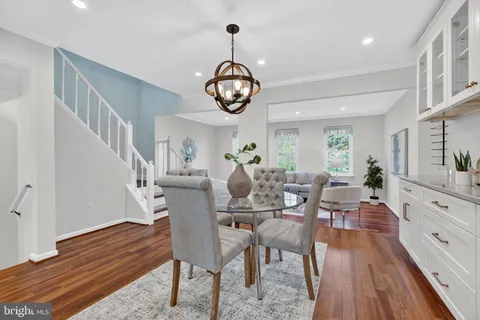 $639,900 | 5707 Lawsons Hill Court, Alexandria, VA 22310