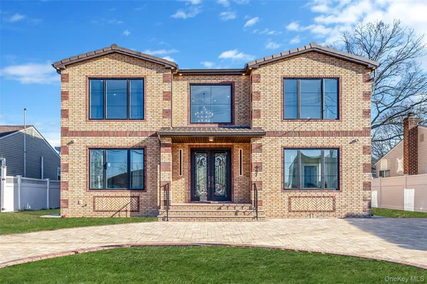 $1,899,000 | 957 Dana Avenue, Valley Stream, NY 11580