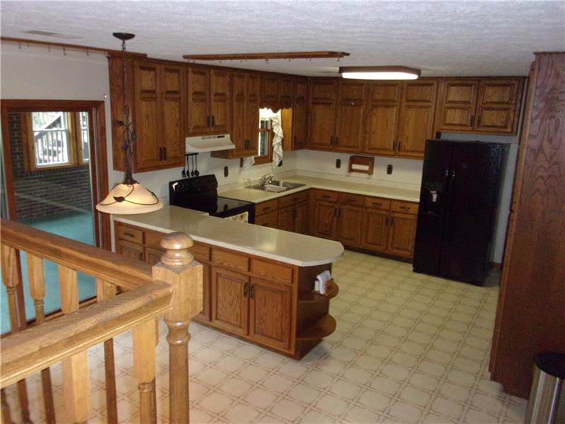 210 Jones Road Valencia, PA 16059 - Photo 7 of 25