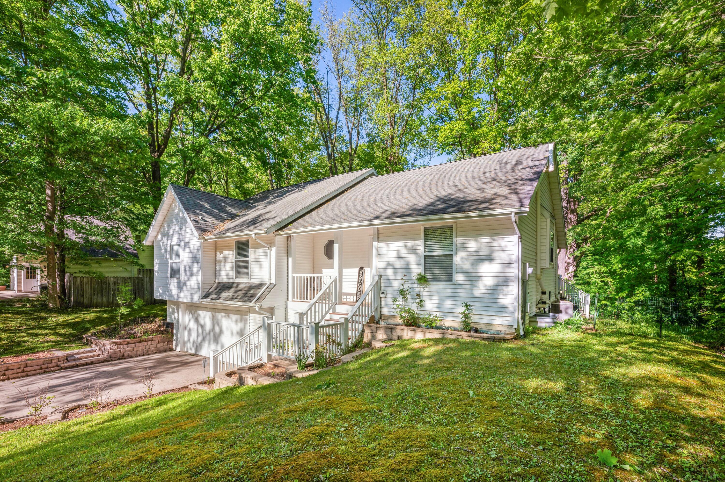 4085 Ravina Terrace St. Joseph, MI 49085 - Photo 4 of 29 a4