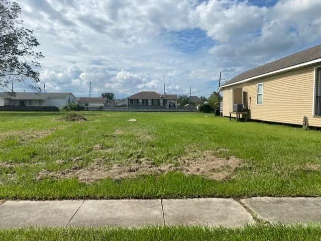 $49,900 | 612 Chalmette Avenue, Chalmette, LA 70043