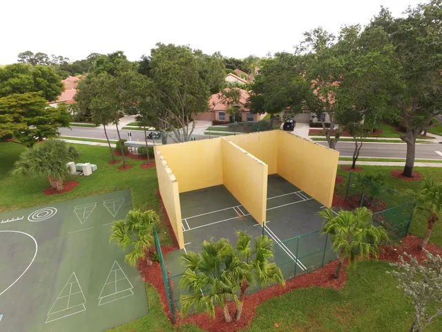 a view of a tennis court