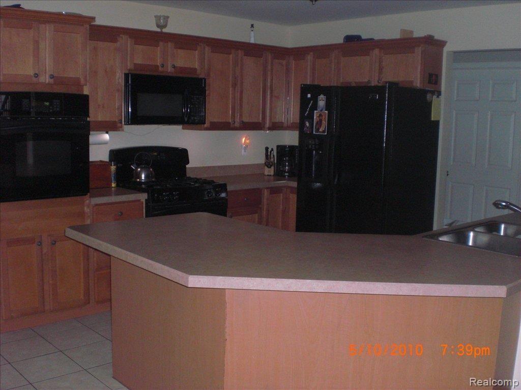 18625 Hannan Road New Boston, MI 48164 - Photo 3 of 8 PICT0004