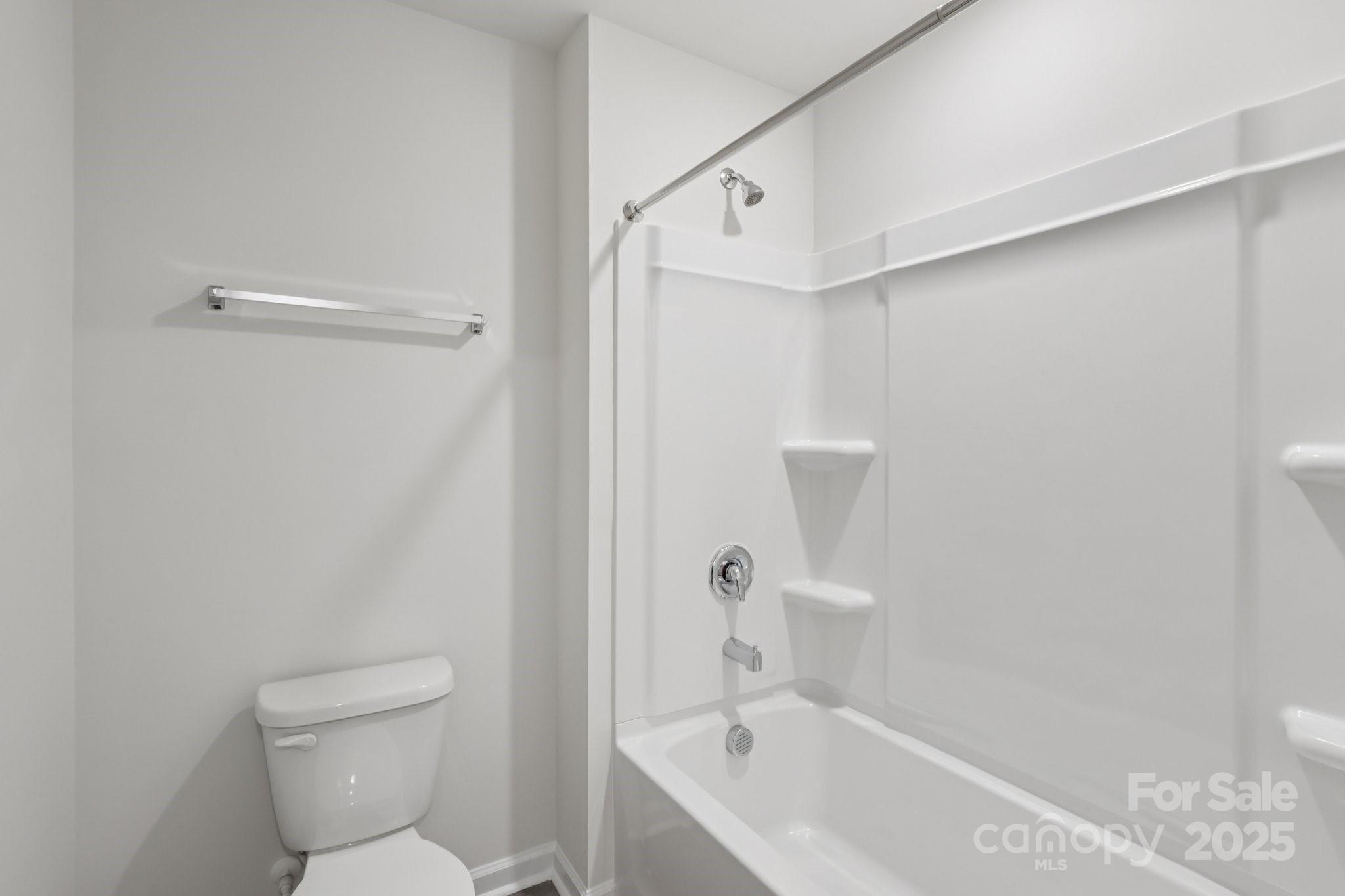 3964 Ashton Drive Northwest Conover, NC 28613 - Photo 42 of 44 a bathroom with a bathtub and toilet