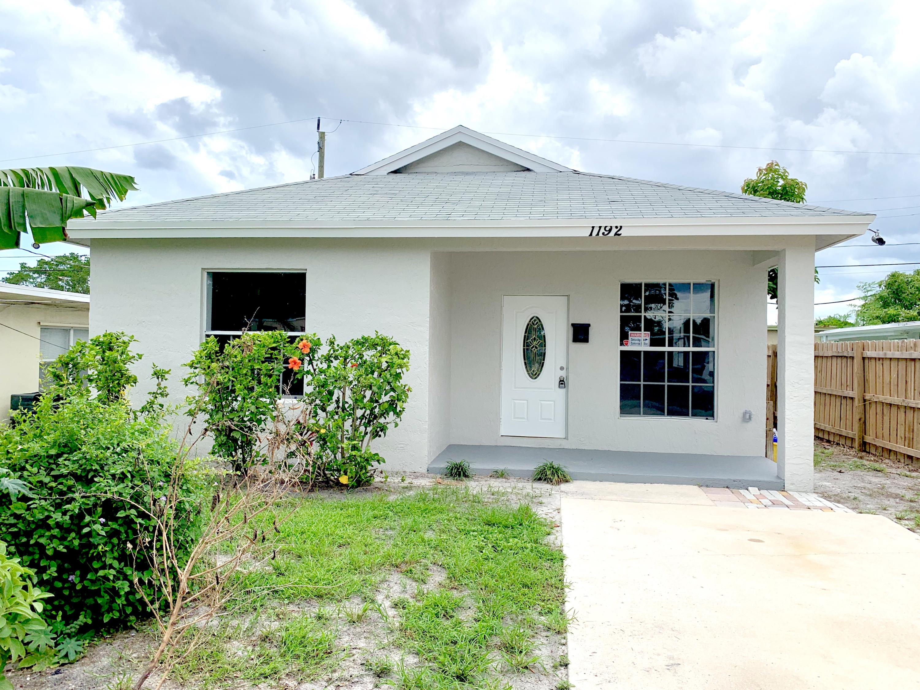 1192 Alto Road Lake Worth, FL 33462 - Photo 1 of 12 IMG_2190