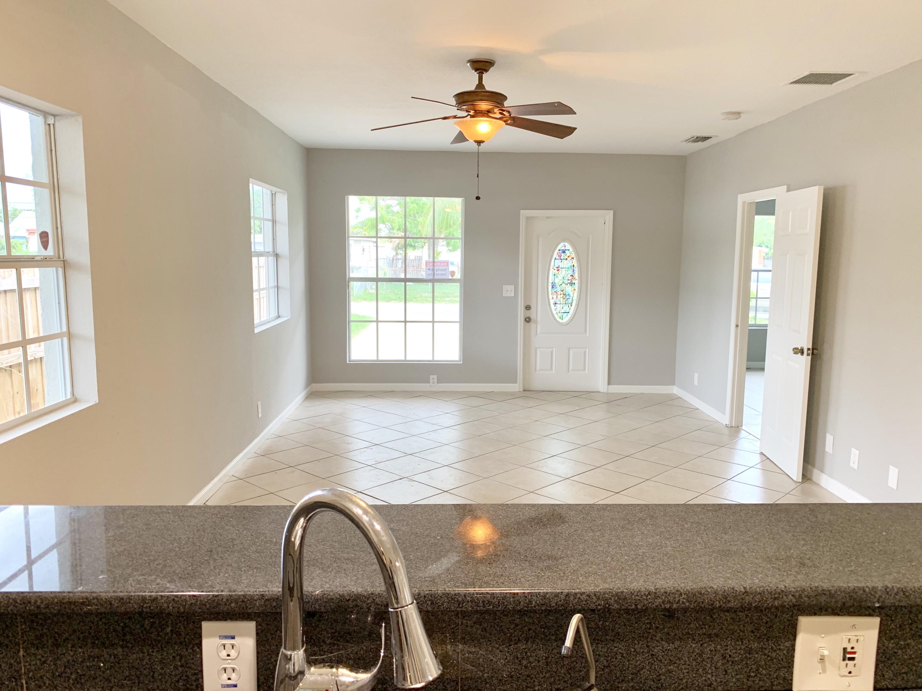 1192 Alto Road Lake Worth, FL 33462 - Photo 5 of 12 IMG_2214