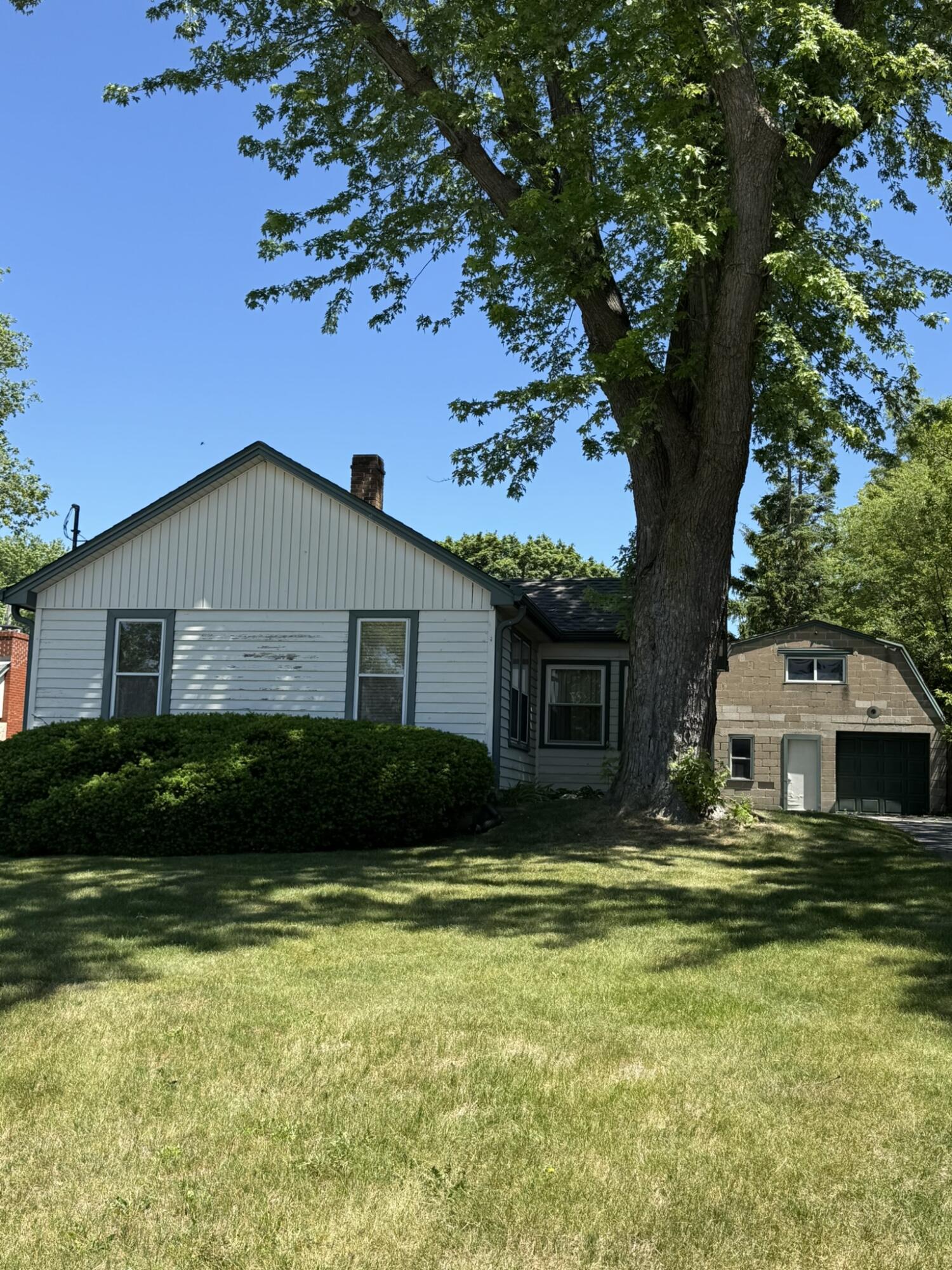 1001 South Green Bay Road Mount Pleasant, WI 53406 - Photo 12 of 26 IMG_6190