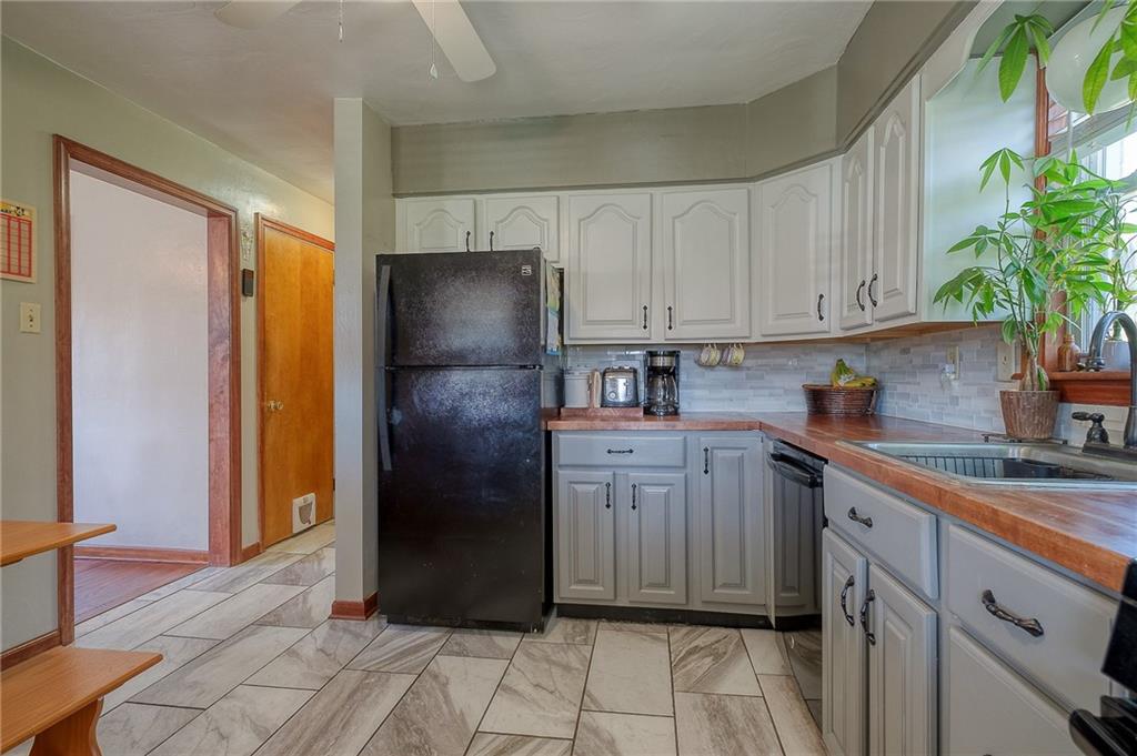 147 Kaylor Road Pittsburgh, PA 15237 - Photo 5 of 25 Gallery Image 5
