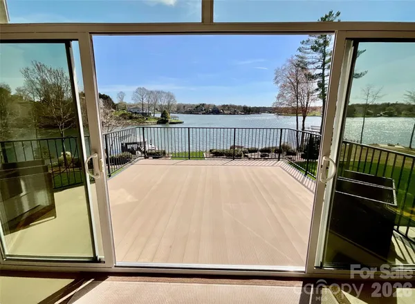$1,650,000 | 5231 Peninsula Drive, Granite Falls, NC 28630