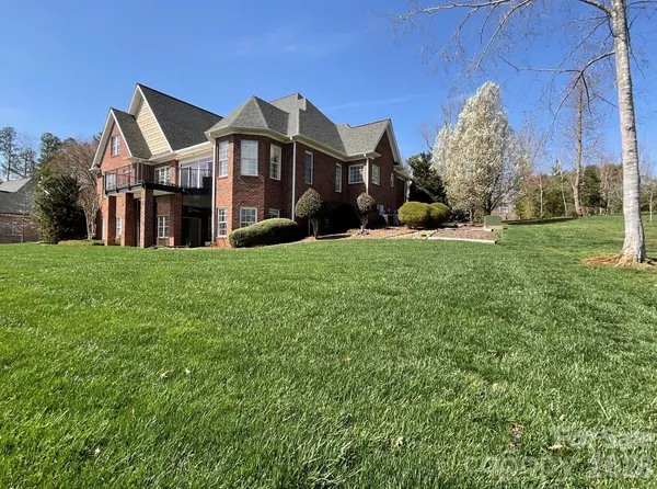 $1,650,000 | 5231 Peninsula Drive, Granite Falls, NC 28630