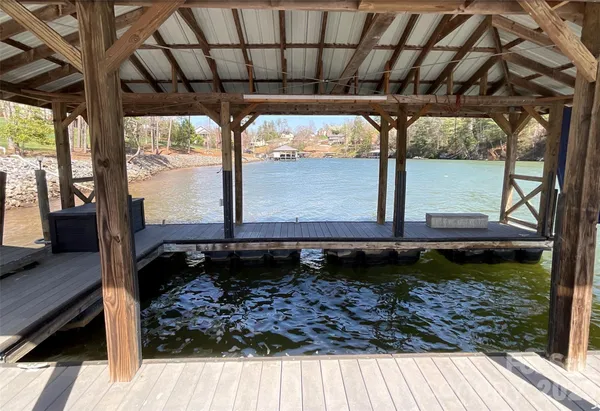 $1,650,000 | 5231 Peninsula Drive, Granite Falls, NC 28630